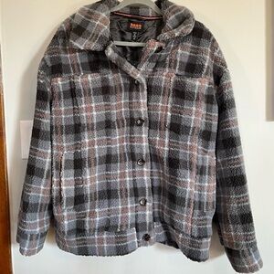 NWT BASS OUTDOOR women's blue plaid Sherpa jacket size MEDIUM